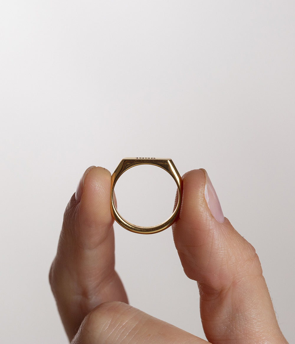 Slim Signet Ring Gold