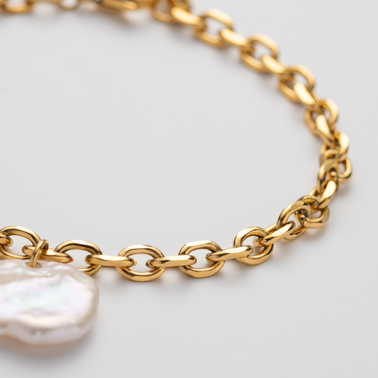 Treasures of the Sea Pearl Bracelet Gold