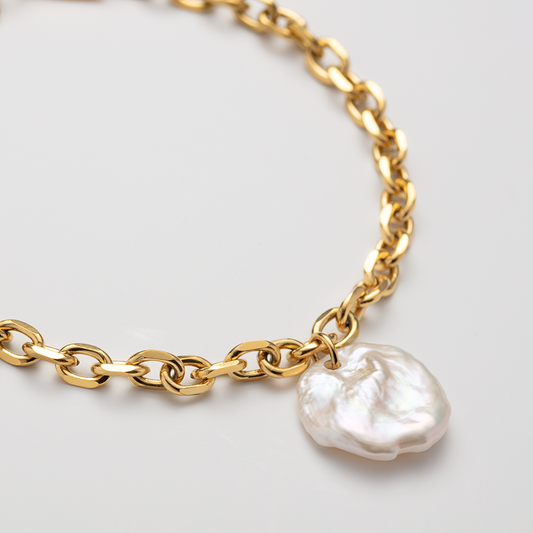 Treasures of the Sea Pearl Bracelet Gold