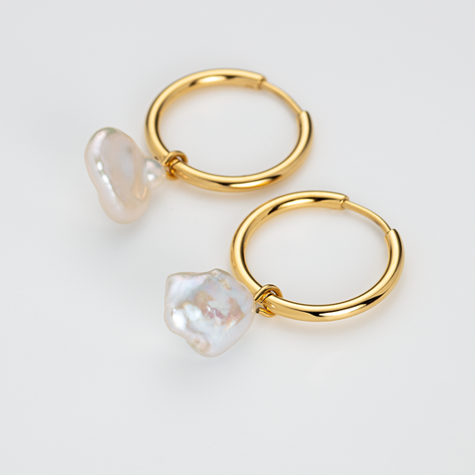 Treasures of the Sea Pearl Earring Gold