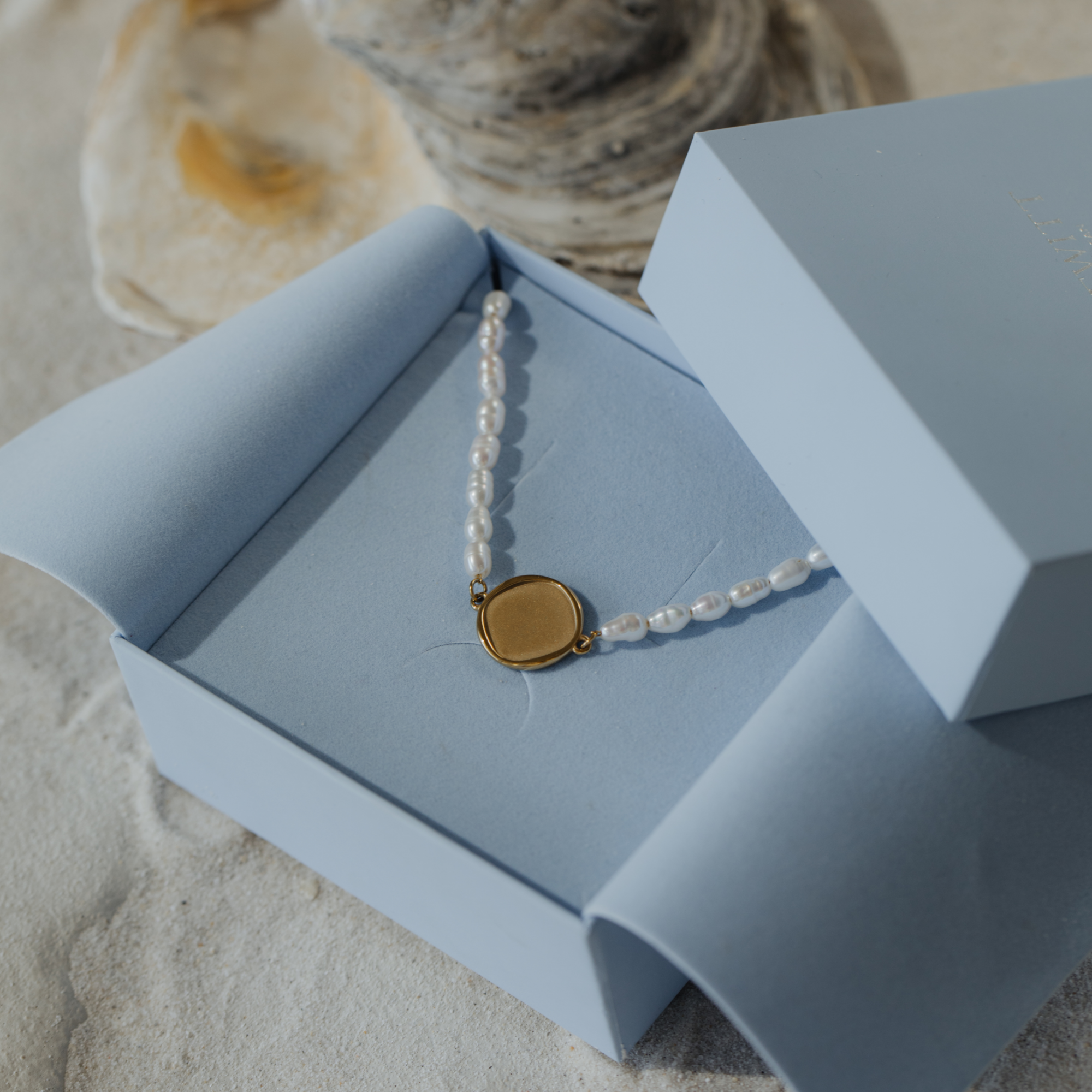 Engravable Coin Pearl Armkette Gold