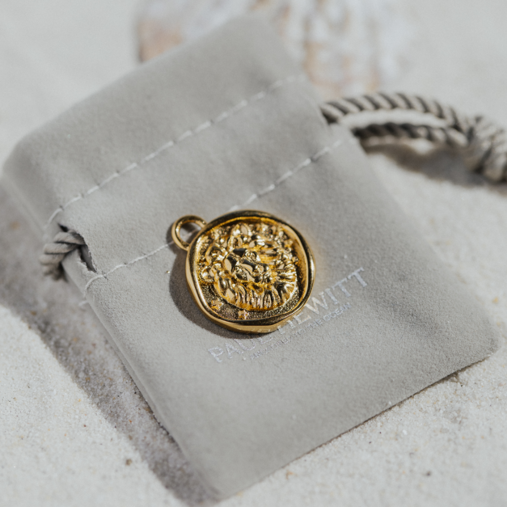 Leo Charm Gold