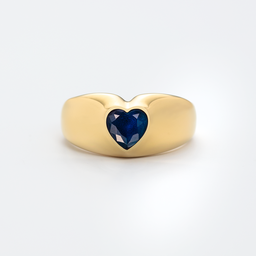 Bold Heart Ring Gold