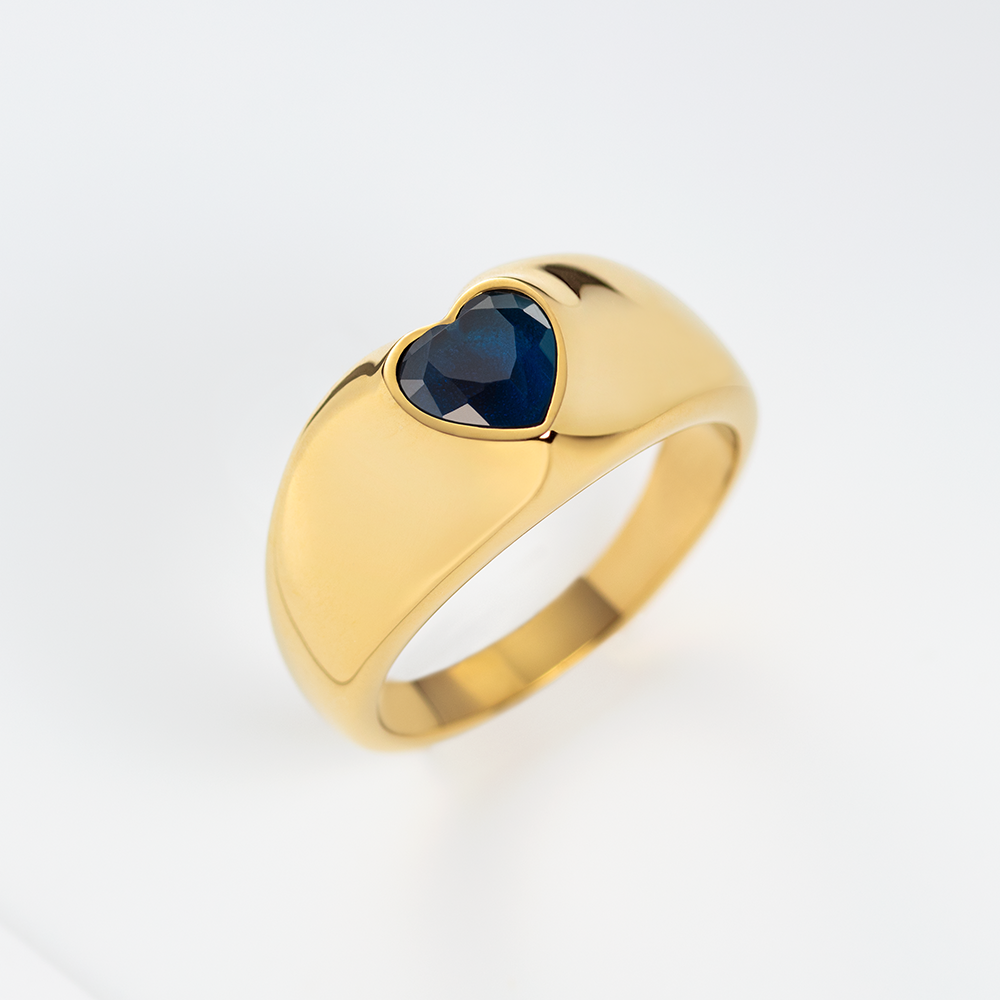 Bold Heart Ring Gold