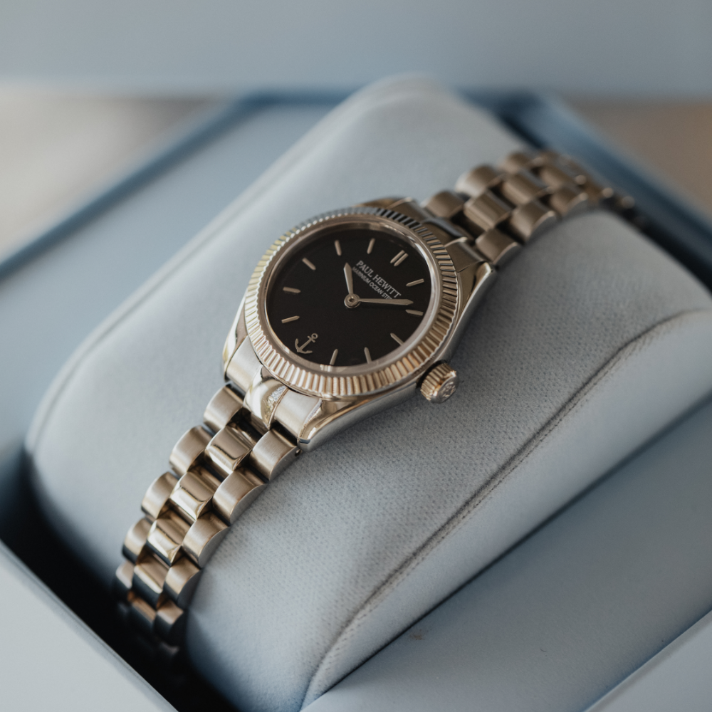 Petit Soleil Round Uhr Silber Schwarz