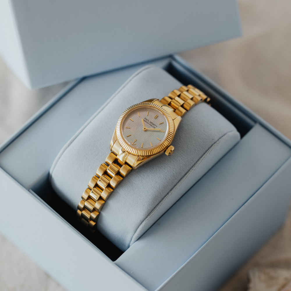 Petit Soleil Round Uhr Gold Pearl