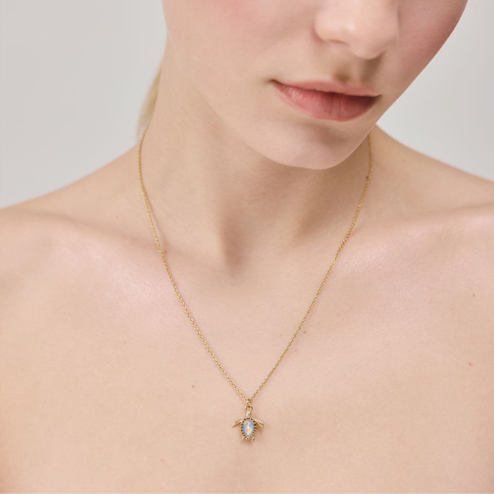 Turtle Mono Necklace White Breeze Gold
