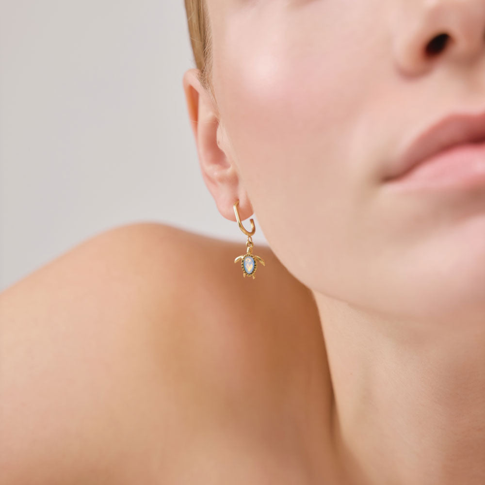 Turtle Hoops Earring White Breeze Gold