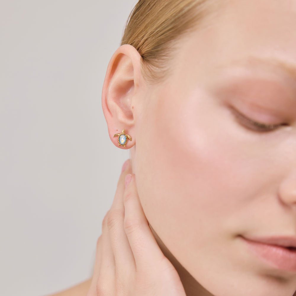 Turtle Earring White Breeze Gold