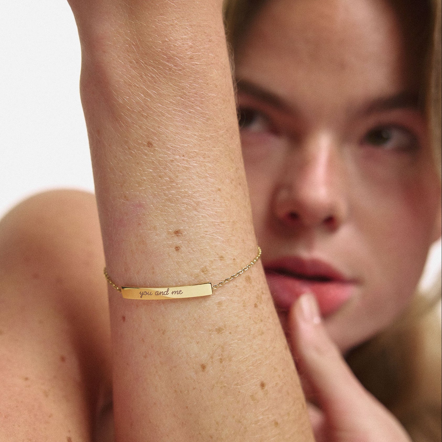 Slim Bar Bracelet Or