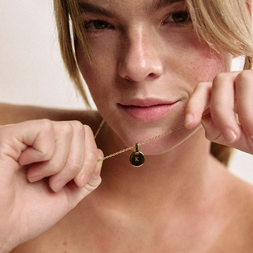 Engravable Round Pendant Or