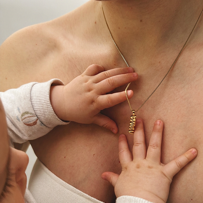 Set Mama Pendant and Necklace Gold