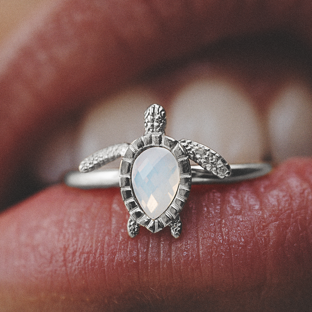Turtle Ring White Breeze Silver