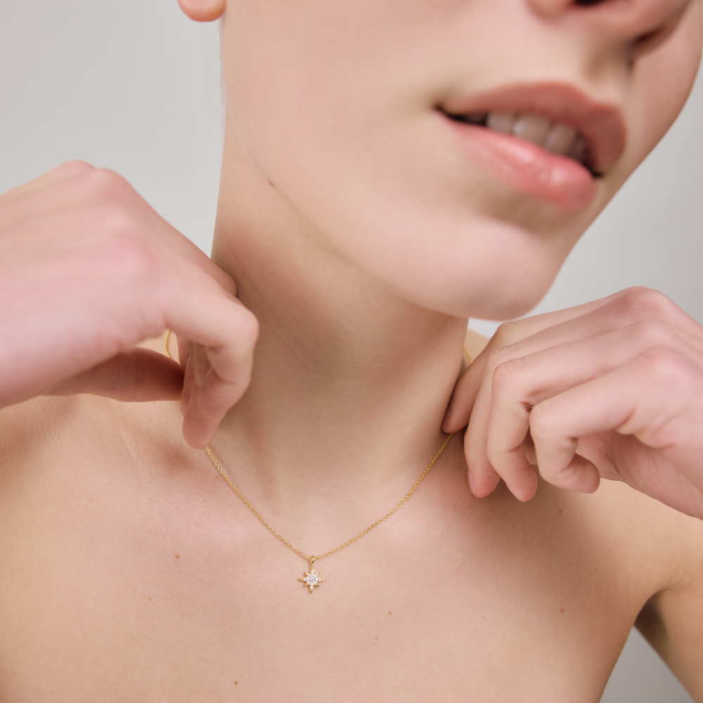 Windrose Mono Necklace Gold