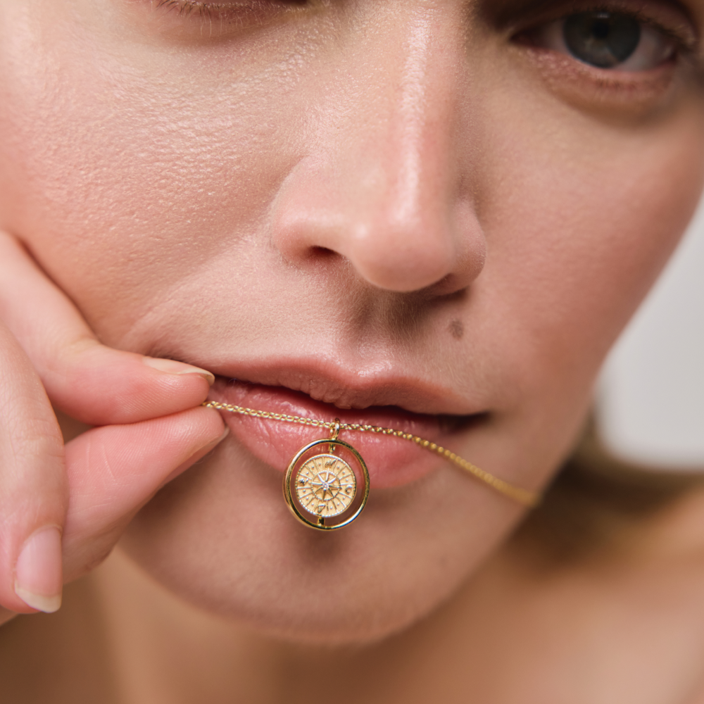 Windrose Twister Halskette Gold