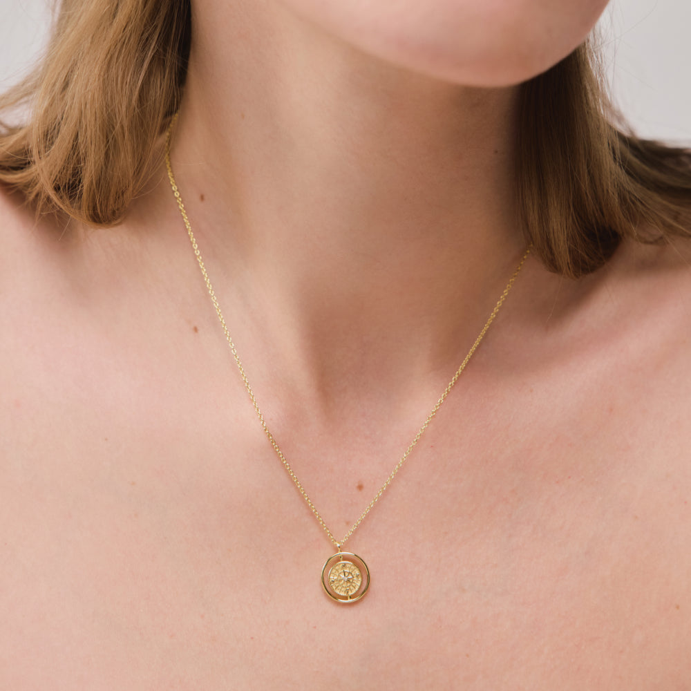 Windrose Twister Necklace Gold