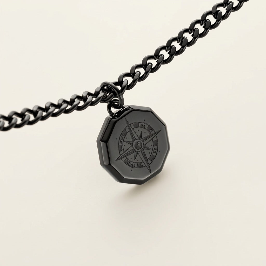 Windrose III Necklace Black