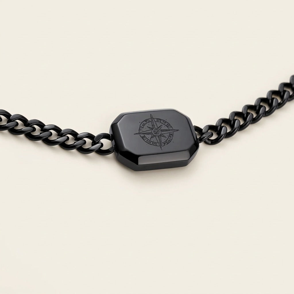 Windrose II Necklace Black